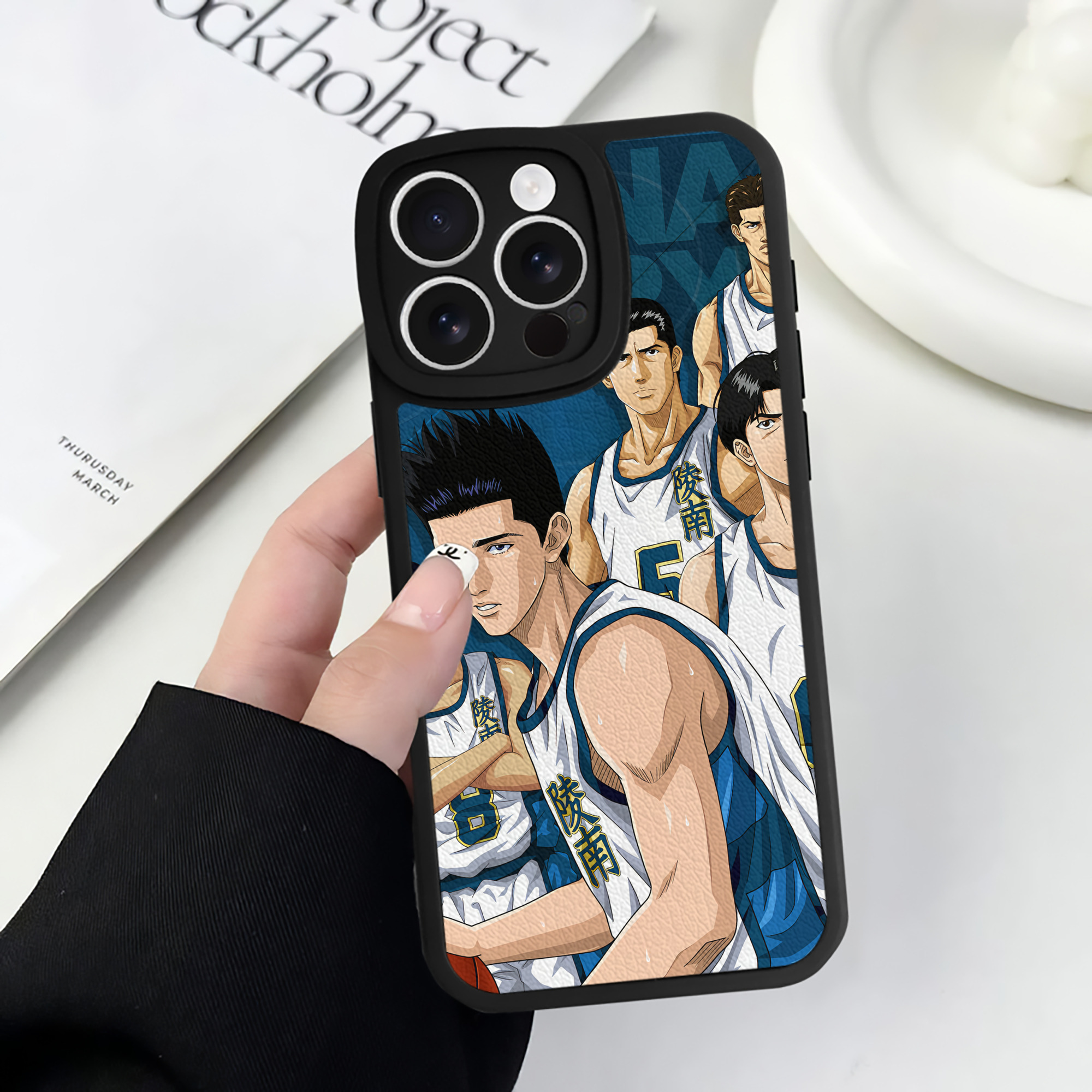 （画像用） SLAM DUNK／スラムダンク 【iPhone 16シリーズ対応】シリコンスマホケース（レザー調） 材質：シリコン